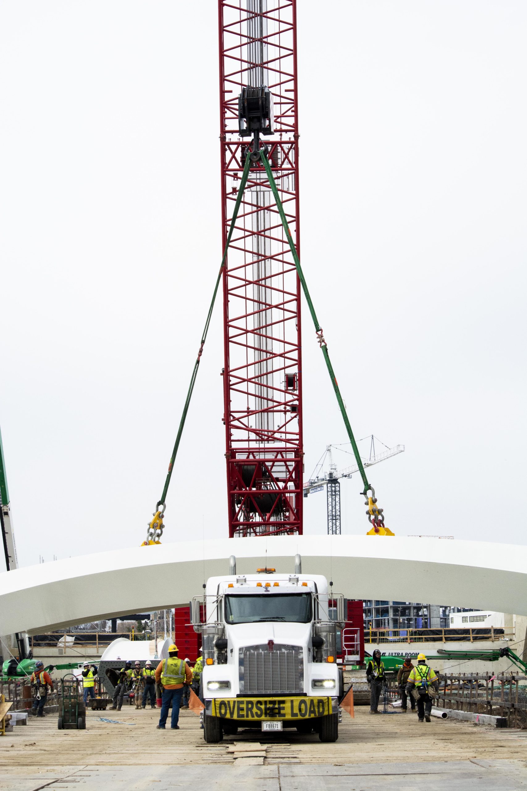 Oversized load using Slingmax twin path sling